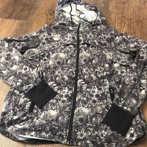 Lululemon women’s jacket size L